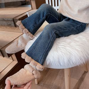 2024 Winter Thickened Fleece Lined Denim Jeans for Girls Baby Kids Fashionable Bell Bottom Long Trousers Childrens Clothing