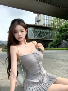 Pure Desire Grey Knitted Tube Top Vest Women Summer Casual Set Pleated Mini Skirt Two Piece Set เสื้อกั๊กแขนกุดลายทาง