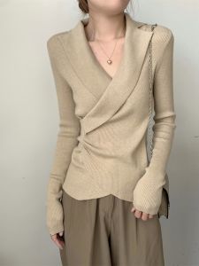 Slimming French Design V-neck Knitted Top