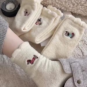 Dreamlikelin1 Pair/4Pairs New Autumn Winter Thick Cute Socks White Womens Warm socks Cartoon Plush Middle Tube Socks