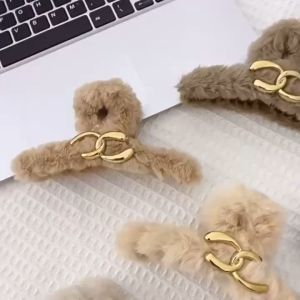 HC 01 - Fur Claw Clip / Vintage Hair Clip / Klip Rambut Wanita / 毛绒复古抓夹