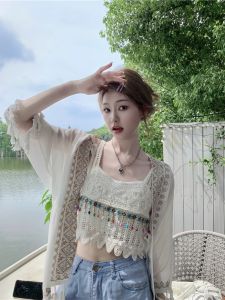 ชุดสองชิ้นสไตล์โบฮีเมียนสำหรับการเดินทางในฤดูร้อนสำหรับผู้หญิง พร้อมเสื้อกั๊กแบบโปร่งและผ้าคลุมไหล่แบบป้องกันแสงแดด