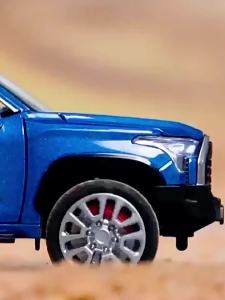 Mô Hình Xe Hợp Kim Đúc Tỷ Lệ 1:32 - Đồ Chơi Thu Nhỏ Tundra Corolla Có Cửa Mở Được Âm Thanh Đèn Chức Năng Kéo Lùi Quà Tặng Sưu Tầm