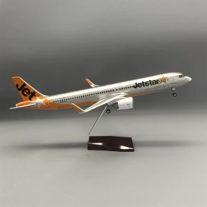 1/100 Scale 44cm 321 Aircraft A321 NEO Jetstar Airways Light Model with Landing Gear and Lights Resin Die-cast airplane toy Mode