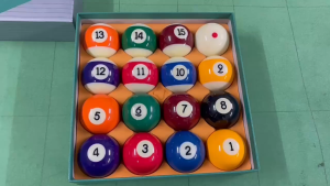 High Gloss Resin Crystal Pool Balls Set Durable Billiard Balls 16 Balls Standard Size For Billiards