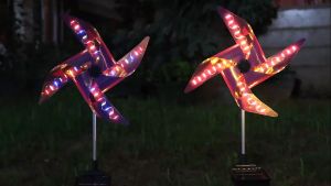 Lampu Hias Taman Tenaga Surya LED Kincir Angin Luar Ruangan Tahan Air Untuk Taman Halaman Lanskap Windmill Solar Lamp
