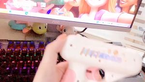 COD พร้อมส่ง TikTok สุทธิลูกอมสีแดงปืนอมยิ้มที่เก็บปืนสร้างสรรค์ของขวัญของเล่นเด็ก