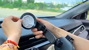 UNIVERSAL PHONE HOLDER FOR CAR