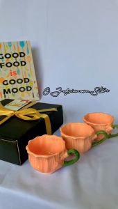[ READY ] - Kado / Hampers Cangkir 3 Pasang Motif Bunga Lili Atau Nanas Kecil Keramik Untuk Ulang Tahun Atau Hadiah / Kado Unik / Kado Lucu / Cangkir Teh / Cangkir Kopi / Hampers / Souvenir / Parcel