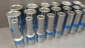 แยกเบอร์ขาย  HOBO ลูกบล็อกยาว 1/2"(4หุน) 6 เหลี่ยม เบอร์ 8 -32 มม. (MADE IN TAIWAN)  แท้ 100%