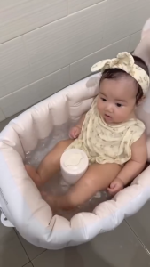 RICHELL อ่างอาบน้ำเป่าลม พร้อมที่พิงหลัง Soft Baby Bath Step up