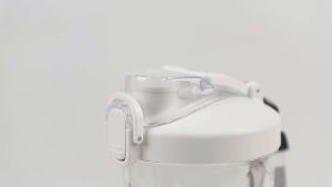 COD Japan Juicer Portable small household multi-functional electric juicer can crush ice large capacity juicer Original Portable Blender 600ML Bottled Juicer Electric USB Rechargeabl Mini Blender