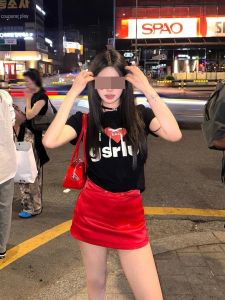 Váy Ngắn Chữ a Cạp Thấp Bằng Vải Satin Màu Đỏ Phong Cách Hàn Quốc Cho Nữ Mùa Hè 2024 Váy Ngắn Bó Sát Cho Nữ Cỡ Nhỏ