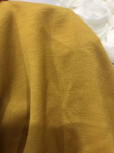 vải lụa tằm ướt loại 1_( khổ 1m5) màu vàng nghệ dày mềm rũ nay đầm váy áo dài áo kiểu đồ bộ bà ba