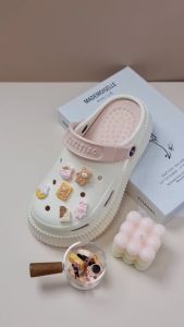 Bộ 15 Charm Sticker chủ đề bánh gấu Mayto gắn Dép Cross Dép Sục Cá Sấu JB-171