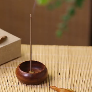 Qifeifan Rosewood 4-Hole Mini Incense Holder – Handcrafted Portable Censer for Sandalwood/Agarwood (Home & Travel Use)