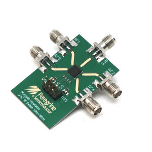PE42540 SP4T RF Switch 10Hz ~ 8GHz Điều Khiển Tín Hiệu Cho Bộ Khuếch Đại Vô Tuyến Ham Thiết Bị Kiểm Tra ATE Đầu Ra SMA Đơn Cực Bốn Ném
