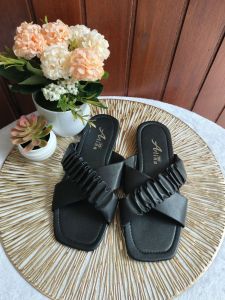 Sandal kerut silang wanita terbaru / Sandal teplek wanita terbaru / Sandal flat terbaru / Sandal teplek wanita Korea / Sandal wanita murah / Sandal teplek wanita kekinian / Sandal wanita / Sendal cewek