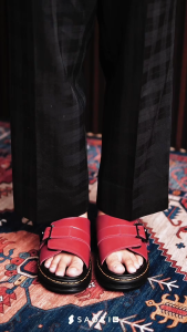 SAOKI - Sandal Slop Kulit Pria Wanita Traveling Sendal Casual Slide Slip On Strado Maroon