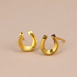 Chow Sang Sang 周生生 999 Pure Gold Essence Horseshoe-Inspired Earrings for Women 96140E