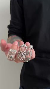 Salircon 10 Pcs/Set Goth Creative Skull Spider Rings Men Vintage Punk Silver Color Hollowout Trend Rings Festival Party Jewelry