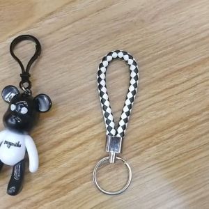 Gantungan Kunci Aksesoris Tas Karakter Bear PVC Black and White Braided PU Keychains Pendant Ring JCGK03