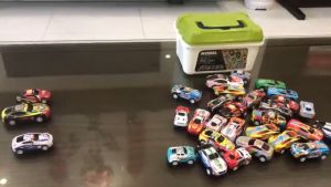 Ô Tô Đồ Chơi Mini Chạy Đà Cót Kéo Lùi Chất Liệu Nhựa Cao Cấp Nhỏ Nhắn Xinh Xắn Nhiều Loại Xe Cho Bé