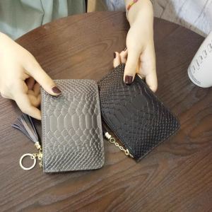 Ultra-Thin Zipper Mini Wallet: A Stylish & Functional Choice