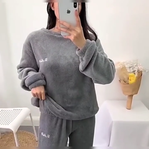 ชุดสูทบ้านจากขนแกะปะการัง สวมใส่สบายสำหรับอยู่ในบ้าน