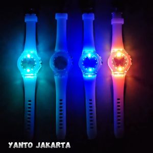 Jam tangan anak perempuan analog LED bercahaya