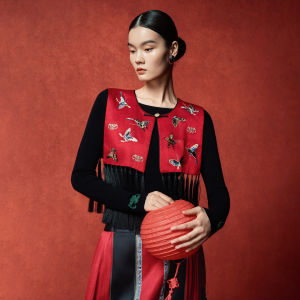 Red Cloud Shoulder Design Vest Women