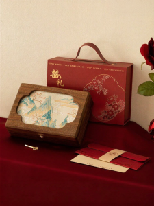 NORDIC MORE | Gifts Embroidered High-Grade Locked Jewelry Box