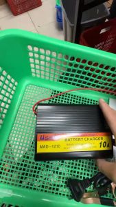 Charger Aki 12v 10a Usat Battery Charger Cas ACCU Motor Mobil MAD-1210