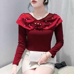 Yimei Áo thun cotton xù vải sa tanh đính hạt đinh hợp thời trang với khí chất Cổ Chữ V hình hoa ba chiều thanh lịch và xinh đẹp áo thun cơ bản dài tay áo đỏ