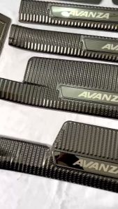 Ốp Bậc Cửa Nẹp Bước Chân Carbon Xe Toyota Avanza 2026-26 Mẫu Vân Carbon Cao Cấp Sẵn Keo Dán 3M