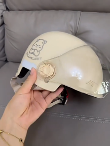 หมวกกันน็อคจักรยานยนต์ที่ผ่านการรับรอง 3C สำหรับผู้ชายและผู้หญิง หมวกกันน็อคขี่จักรยานป้องกันแสงแดดสำหรับฤดูร้อน