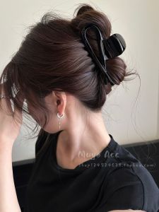 คลิปหนีบผมรูปฉลามขนาดใหญ่สไตล์เรียบง่าย คลิปหนีบผมสำหรับผู้หญิง ทรงคลิปหนีบผมสุดเก๋ไก๋แบบทันสมัย ​​มีจำหน่ายใหม่ในปี 2025