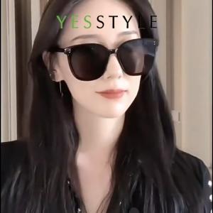 Yesstyle Kacamata Hitam Bingkai Oversized Lensa Anti UV400 Kacamata Fashion Wanita