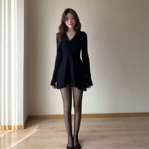 CHANGTONG | French Style V-Neck Waist-Cinching Black Knit Dress