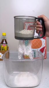 ถ้าต้องการค้นหาที่ร่อนแป้ง กระป๋องร่อนแป้ง ตะแกรงร่อนแป้ง กระชอน ที่ร่อนแป้งมือบีบ ที่ร่อนน้ำตาล กระป๋องร่อนแป้ง ถ้วยร่อนแป้ง ร่อนแป้งเค้ก โรยไอซิ่ง กระชอนร่อนแป้ง รูตะแกรงความละเอียดสูง เพื่อให้ได้แป้งเนื้อเนียน อุปกรณ์เบเกอรี่ ที่นี่คือค้นหาท