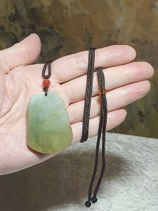 Natural untreated Burma Jade (Type A Jadeite) Wu Shi Pai pendant (with certificate) [Natural Crystal] 翡翠无事牌吊坠(带证书)
