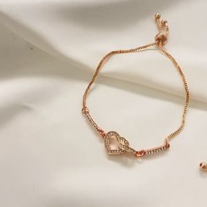 Bestella💗COD Cinta Gelang Wanita In Cahaya Mewah Niche Design Rasa Indah Tinggi Rasa Siswa Sederhana Perhiasan Hadiah Untuk Pacar