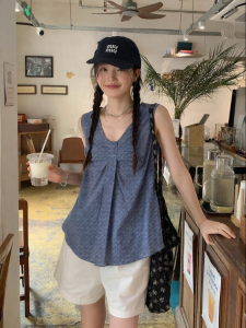 Mixd | V-Neck Plaid Sleeveless Top
