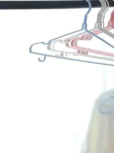 No-Trace Anti-Slip Metal Hanger for Home and Dormitory