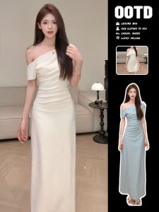 SUSIEYUAN | ชุดเดรสยาวไหล่เดียวสีขาวสไตล์ฝรั่งเศส ฤดูร้อน 2025 ชุดเดรสยาวทรงเอเอวสูงสำหรับผู้หญิง สไตล์หวานๆ ชุดเดรสยาวสีพื้น