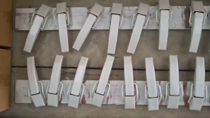 มือเปิดข้างฝาท้าย รีโว่ ของใหม่ (ขายอันละ)