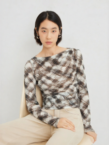 Vero Moda | Gingham Print V-neck Fitted Long Sleeve T-shirt