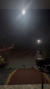 1 đôi đèn trợ sáng 12v 24v bi cầu cao cấp lắp cho xe ô tô xe máy tàu thuyền máy múc máy cầu xe đầu kéo 2 màu trắng vàng