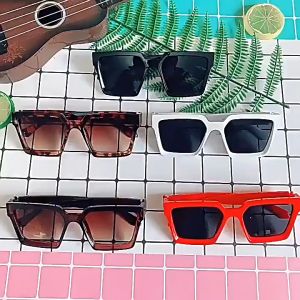 2023 New Style European and American Style Retro Large Frame Sunglasses Hot Girl Super Cool Men’s and Women’s Glasses Summer UV Protection Sunglasses Cermin Mata Hitam