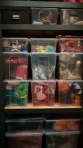 IKEA SAMLA กล่องใสพร้อมฝาปิดใส 79x57x43 ซม./130 ลิตร มีล้อ ซ้อนเข้ารูปพอดีกับขนาดอื่นๆ